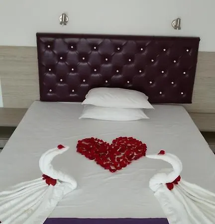 Zeus Hotel 3*