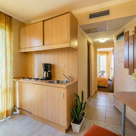Zeus Hotel