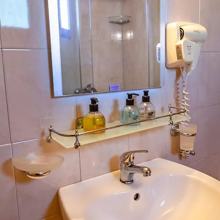 Zeus Hotel